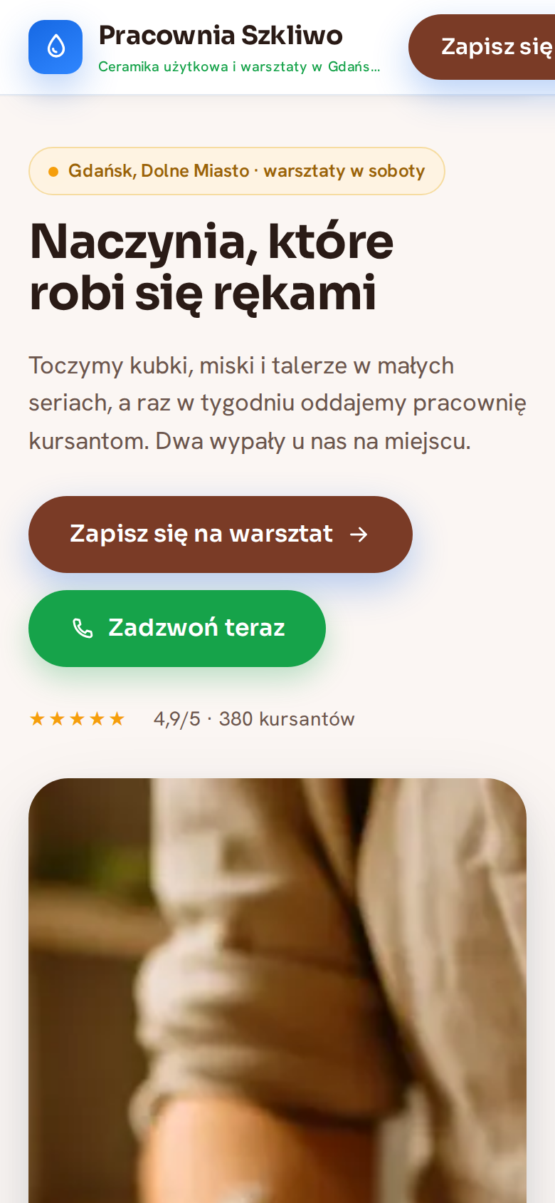 Ta sama strona w palecie terakota na telefonie
